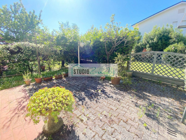 Villette a schiera in vendita a Camaiore