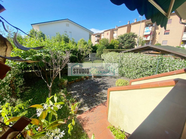 Villette a schiera in vendita a Camaiore