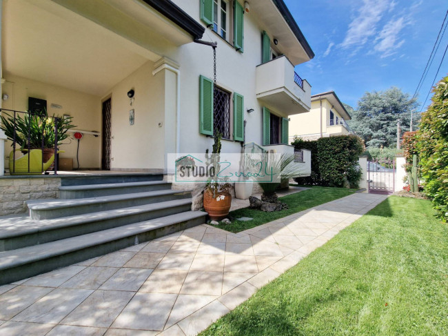 Villa in vendita a Camaiore