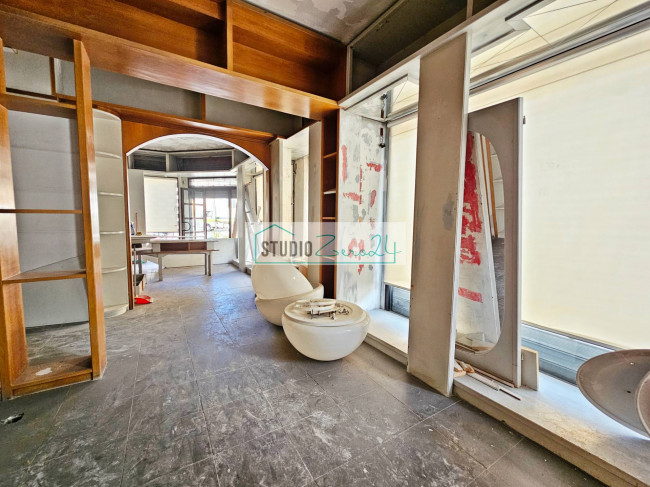 Locale commerciale in vendita a Massarosa