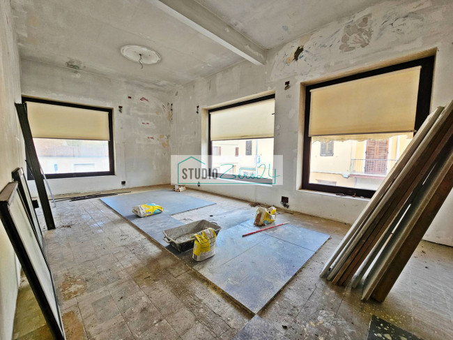 Locale commerciale in vendita a Massarosa