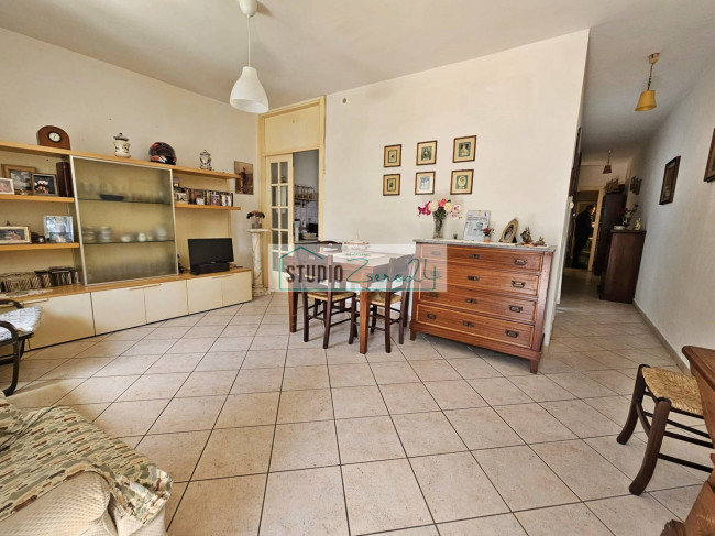 Cielo Terra in vendita a Viareggio