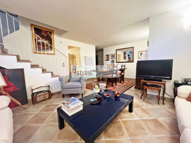 Villetta Bifamiliare in vendita a Camaiore