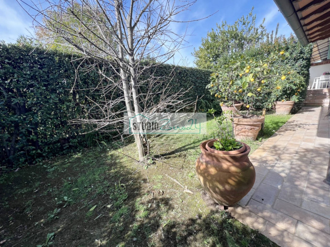 Villetta Bifamiliare in vendita a Camaiore