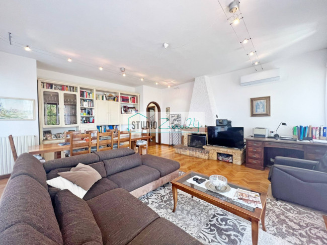 Villa in vendita a Camaiore