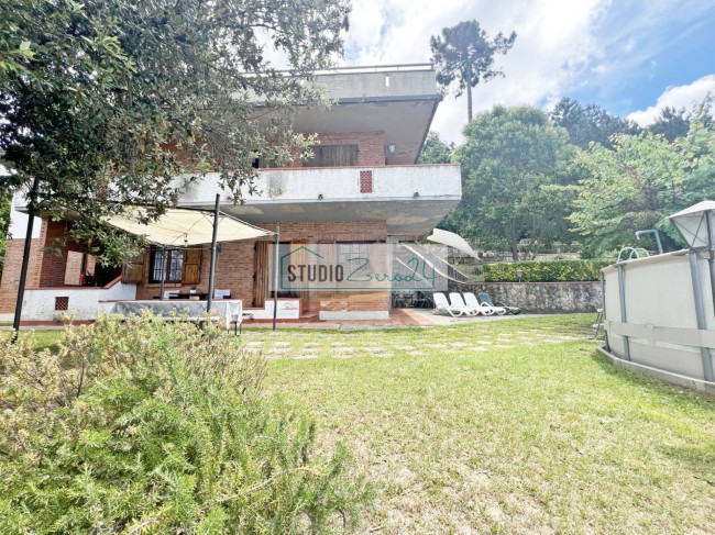 Villa in vendita a Camaiore