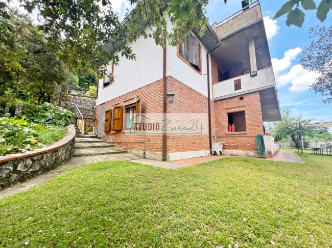 Villa in vendita a Camaiore