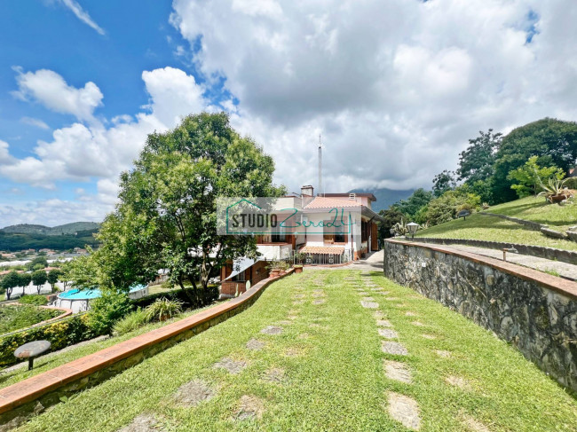 Villa in vendita a Camaiore