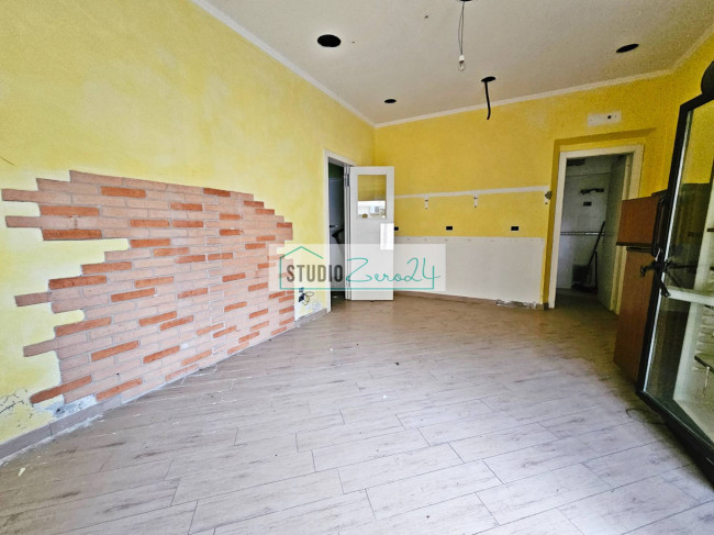 Locale commerciale in vendita a Massarosa