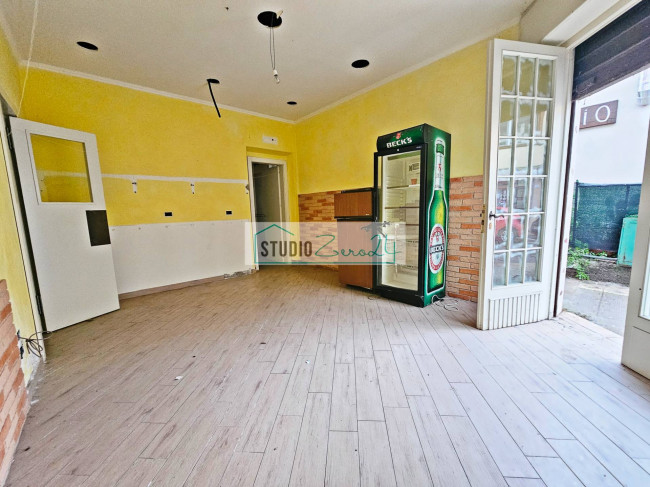 Locale commerciale in vendita a Massarosa