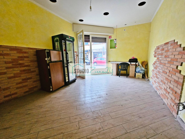 Locale commerciale in vendita a Massarosa