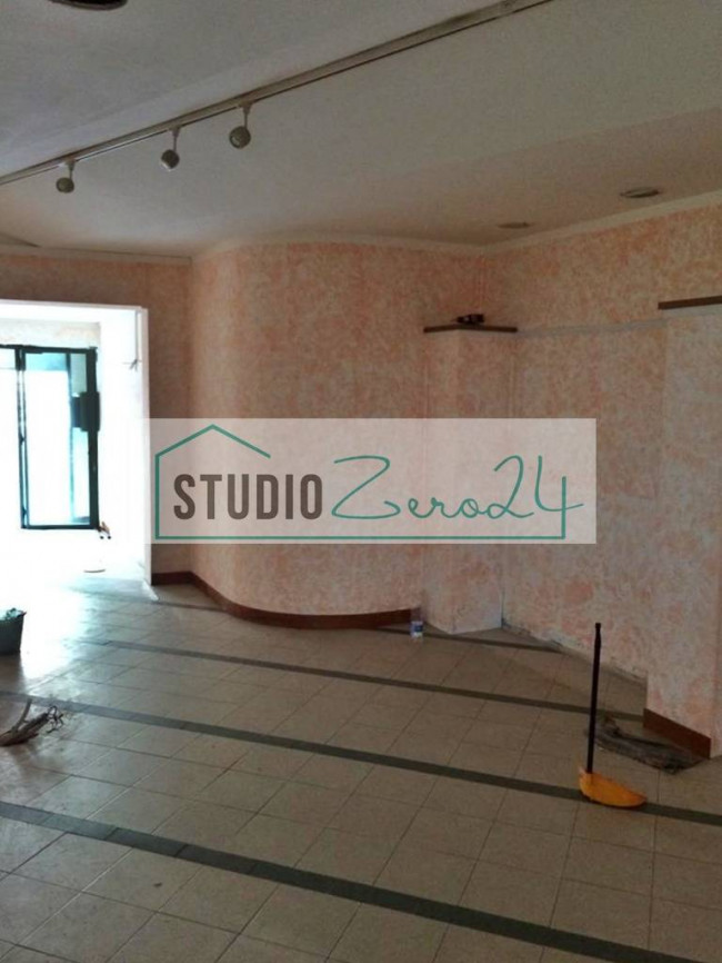 Locale commerciale in vendita a Massarosa