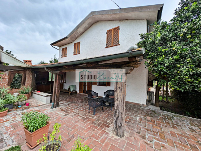 Casa singola in vendita a Pietrasanta