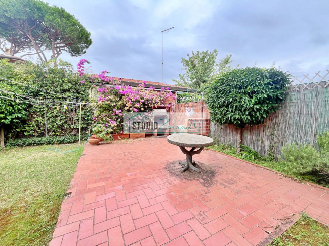 Villetta Bifamiliare in vendita a Pietrasanta