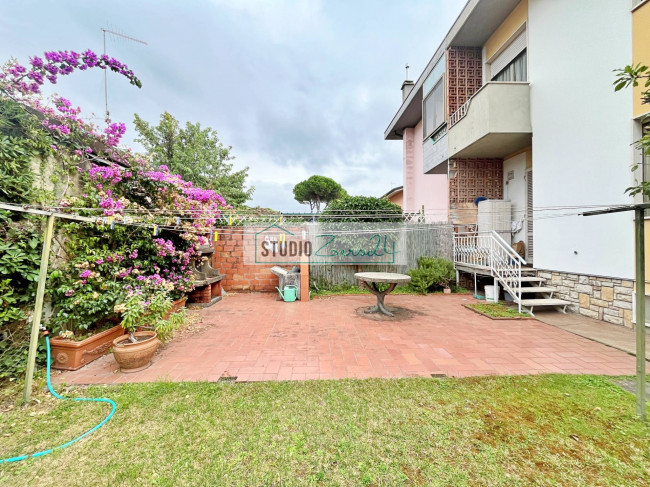 Villetta Bifamiliare in vendita a Pietrasanta