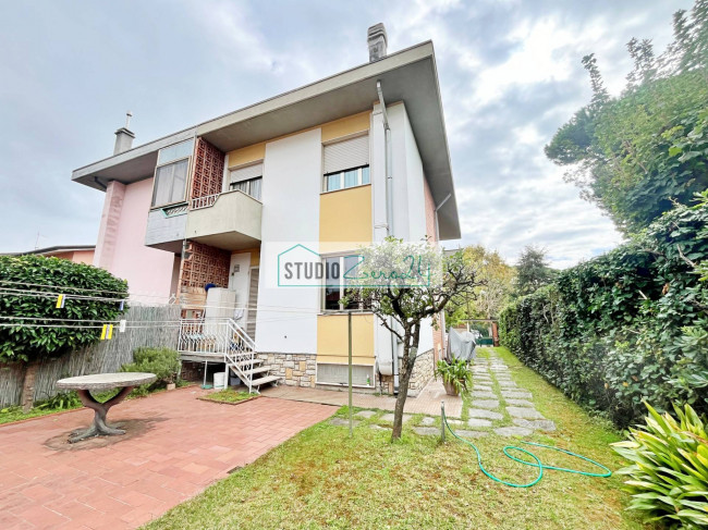 Villetta Bifamiliare in vendita a Pietrasanta