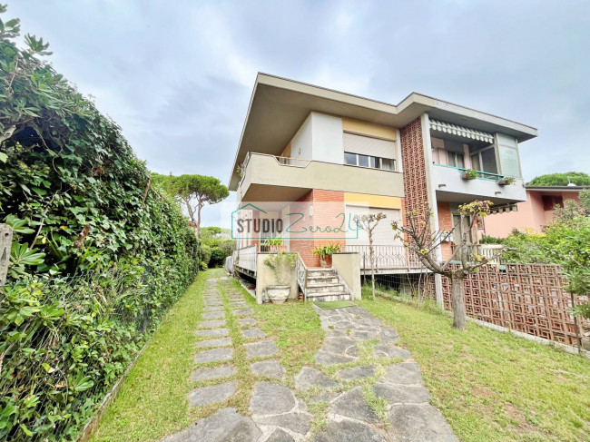 Villetta Bifamiliare in vendita a Pietrasanta