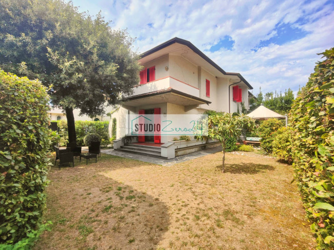 Villetta Bifamiliare in vendita a Pietrasanta