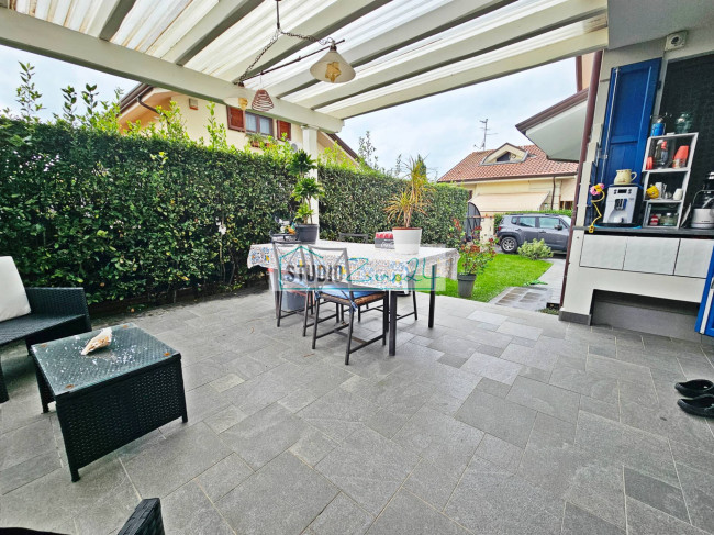 Villa in vendita a Massarosa