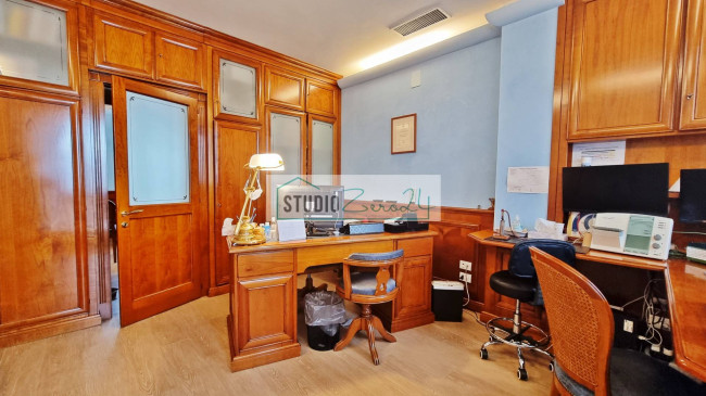 Studio/Ufficio in vendita a Viareggio