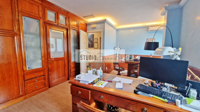 Studio/Ufficio in vendita a Viareggio