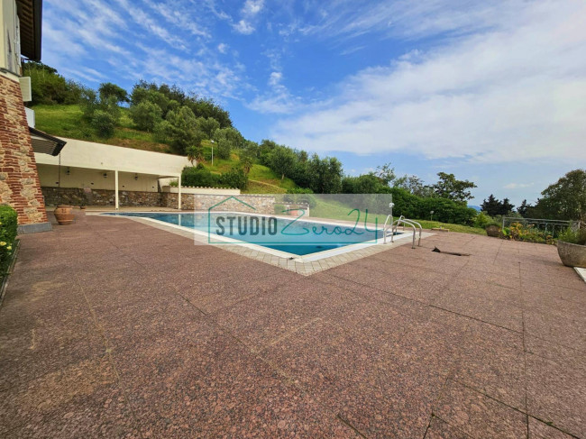 Villa in vendita a Massarosa