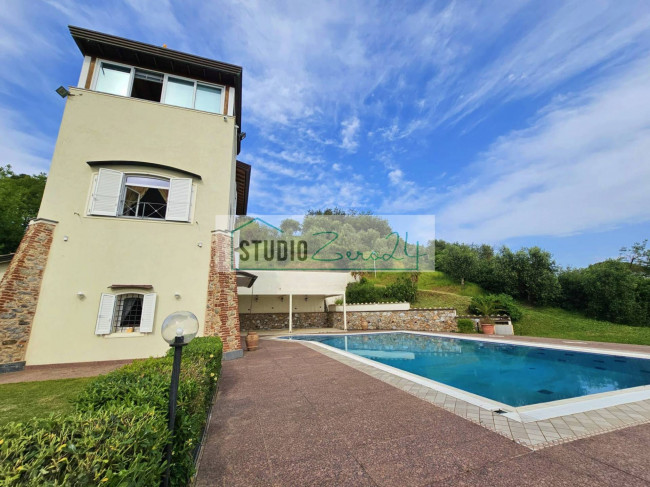 Villa in vendita a Massarosa