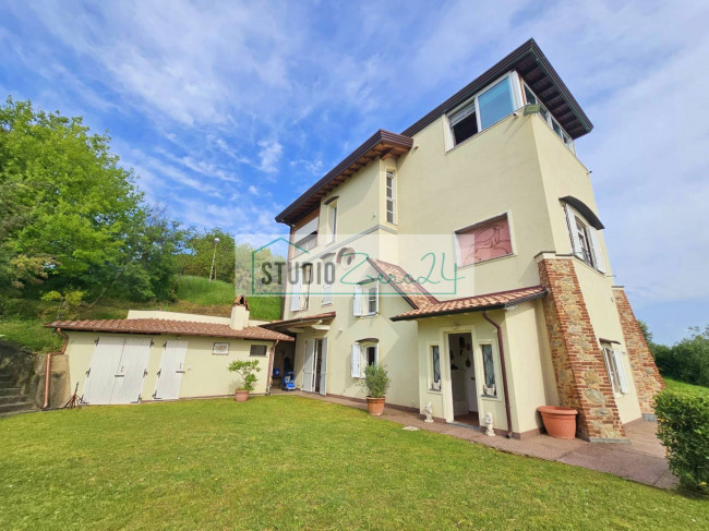 Villa in vendita a Massarosa