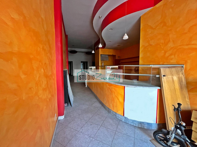 Locale commerciale in vendita a Viareggio