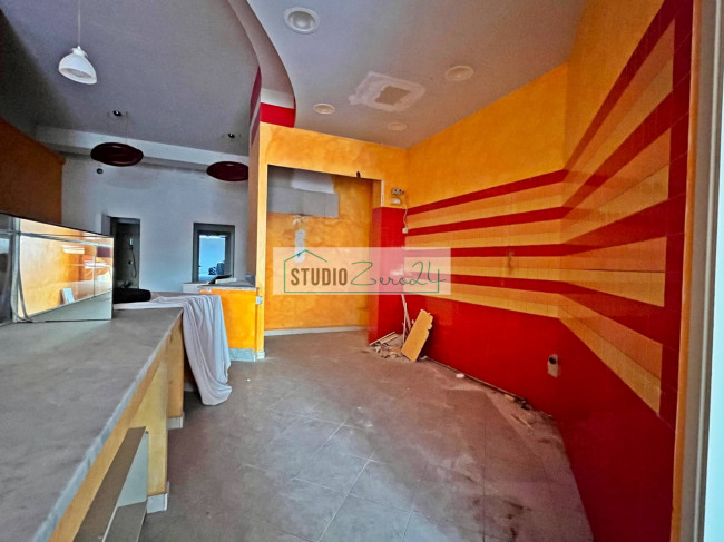 Locale commerciale in vendita a Viareggio