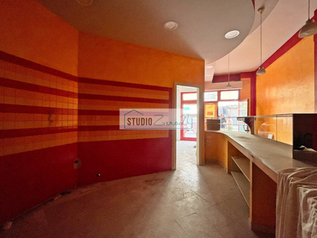 Locale commerciale in vendita a Viareggio