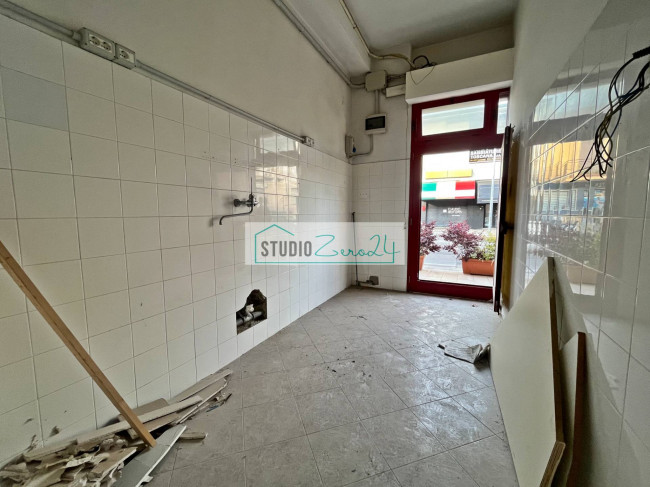 Locale commerciale in vendita a Viareggio