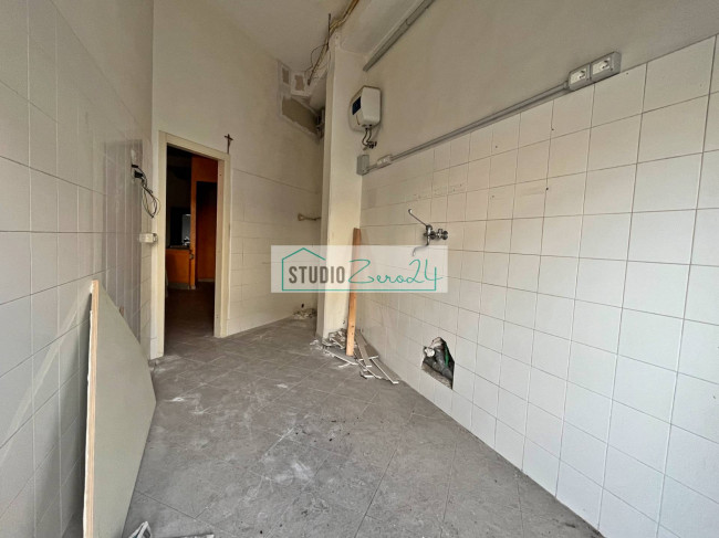 Locale commerciale in vendita a Viareggio