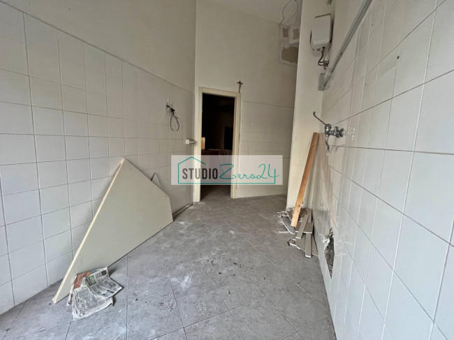 Locale commerciale in vendita a Viareggio