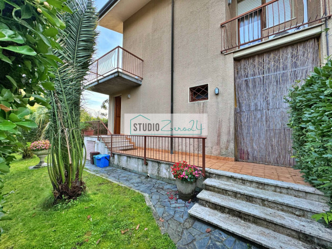 Villette a schiera in vendita a Pietrasanta