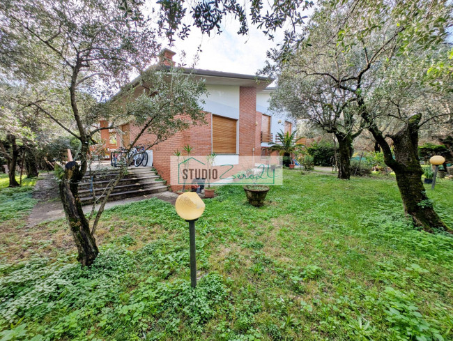 Villa in vendita a Seravezza