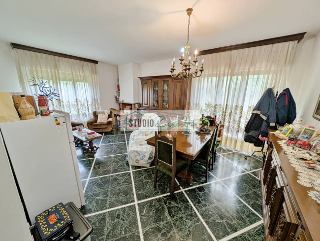 Villa in vendita a Seravezza