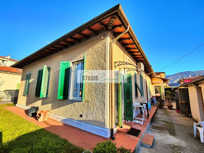 Villetta Bifamiliare in vendita a Pietrasanta