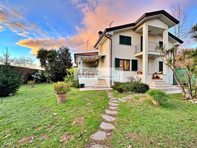 Villa in vendita a Pietrasanta