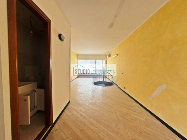 Locale commerciale in vendita a Massa