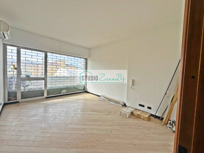 Locale commerciale in vendita a Massa