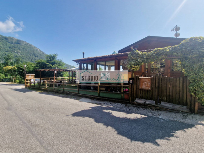 Locale commerciale in vendita a Camaiore