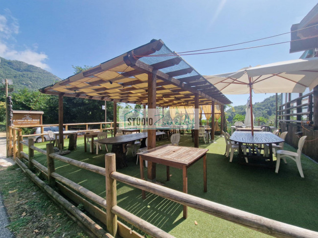 Locale commerciale in vendita a Camaiore