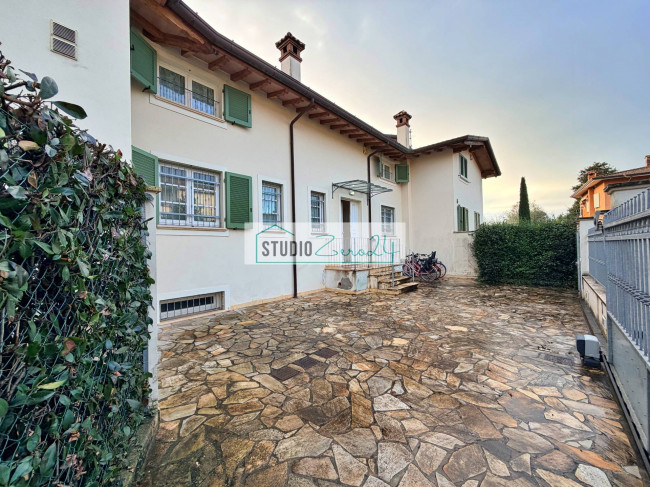 Villette a schiera in vendita a Pietrasanta