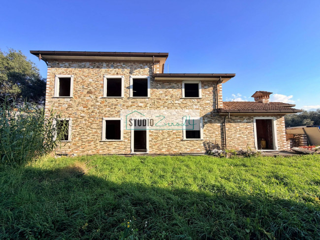Casa singola in vendita a Seravezza
