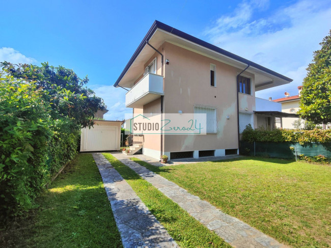 Casa singola in vendita a Pietrasanta