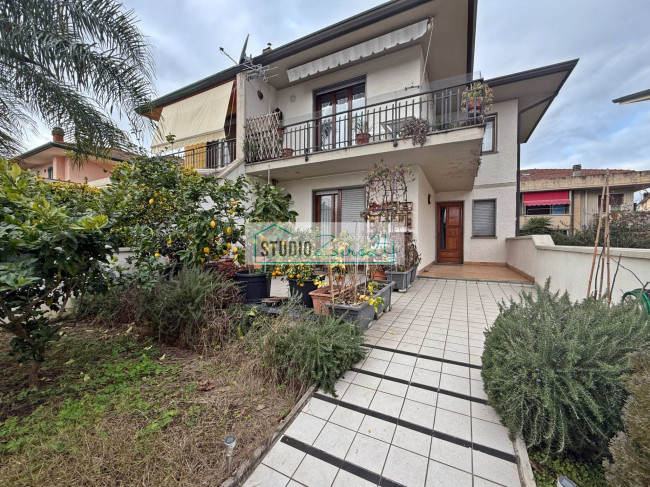 Casa singola in vendita a Massarosa