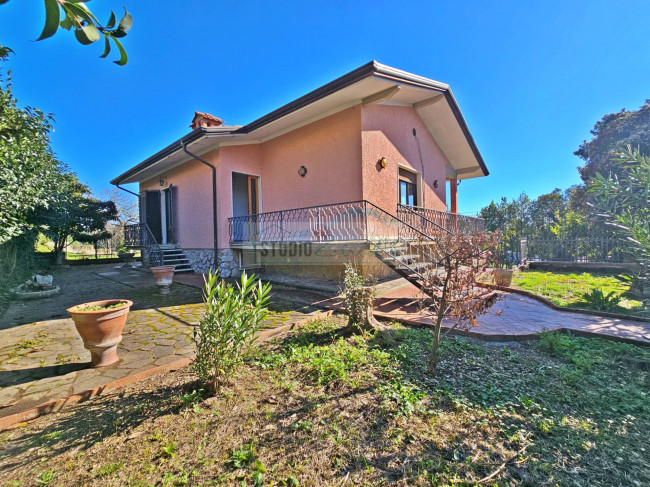 Villa in vendita a Massarosa