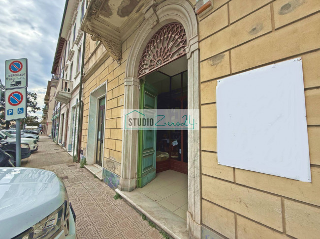 Locale commerciale in vendita a Viareggio