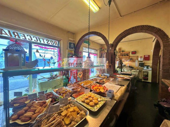 Appartamento in vendita a Viareggio